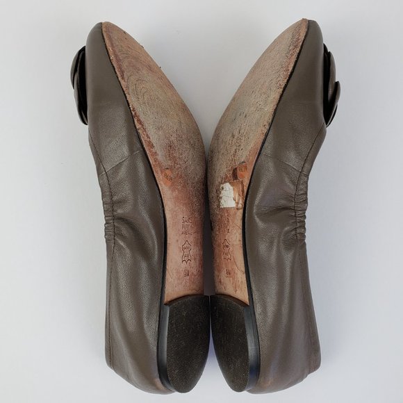 Saks Fifth Taupe Leather Flats w/Leather Flower, 9M - Picture 6 of 11